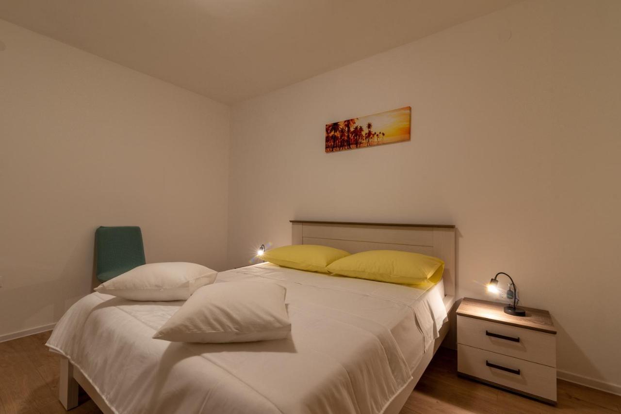 Apartman Galeb Трогир Экстерьер фото